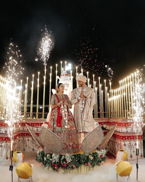 Arrive on a Rotating Stage Platform