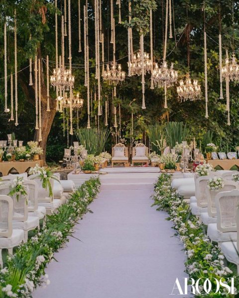 Grand Chandelier Walk-In