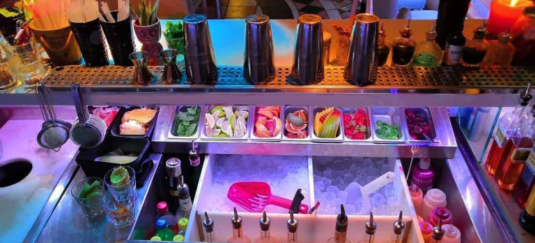 Personalized beverage bar setup – fresh trend in Indian catering
